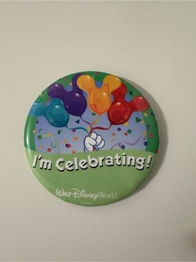 Walt Disney World: Green Celebration Button with Multicolor Balloon Mickeys